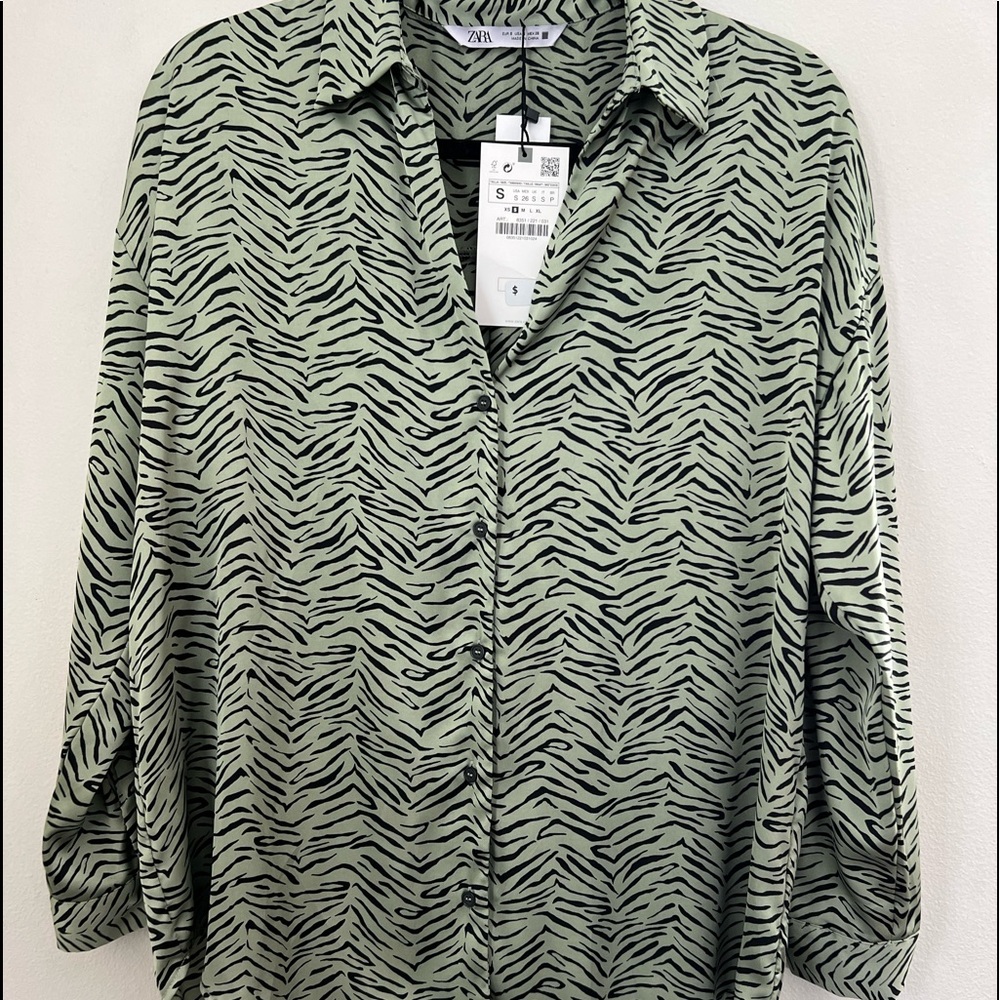 Green & black zebra print button up blouse, zara, NWT, size S